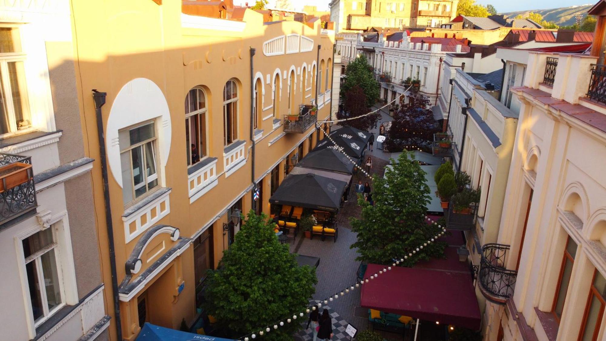 Friendly Hotel Tbilisi Exterior photo