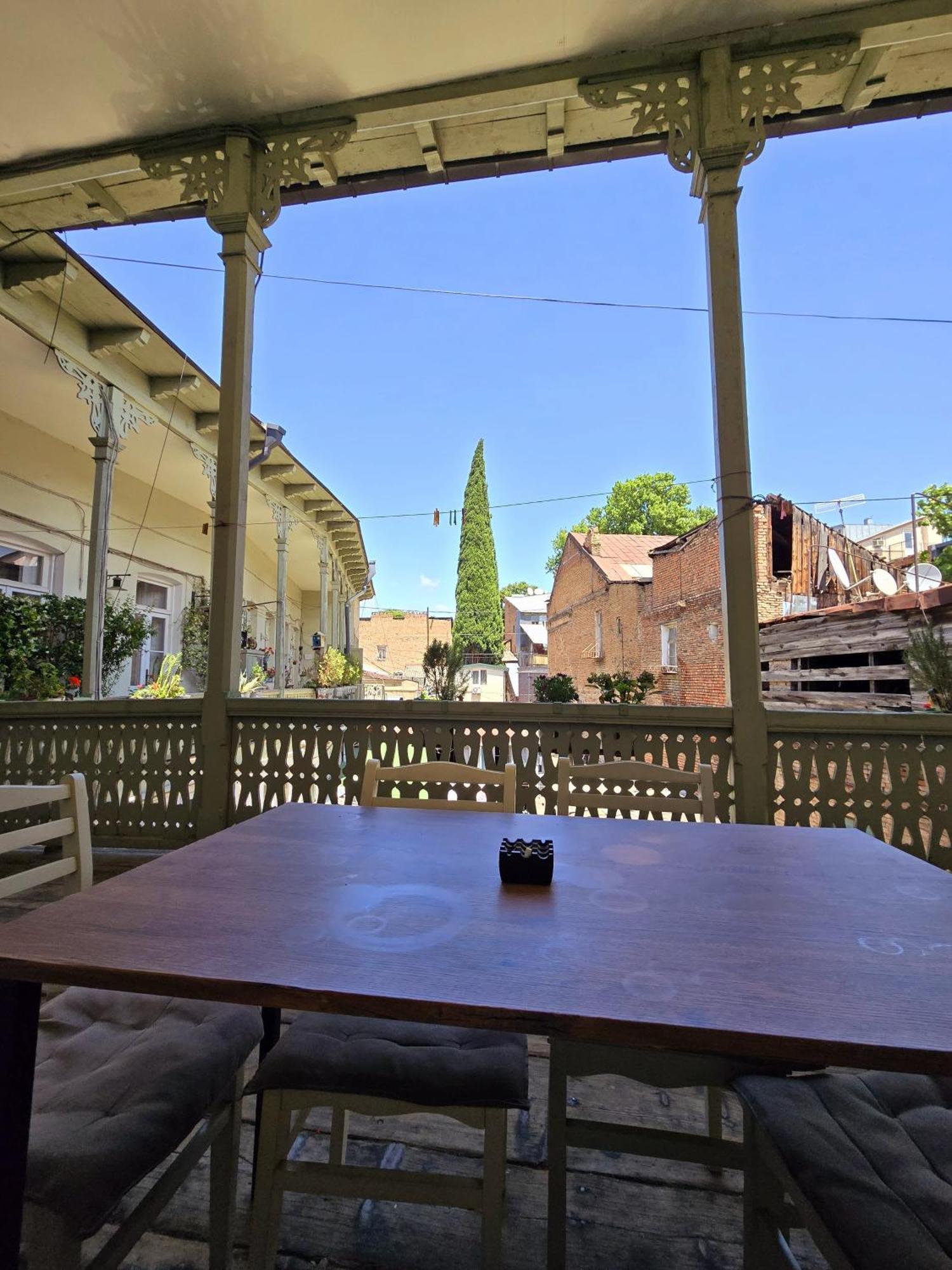 Friendly Hotel Tbilisi Exterior photo