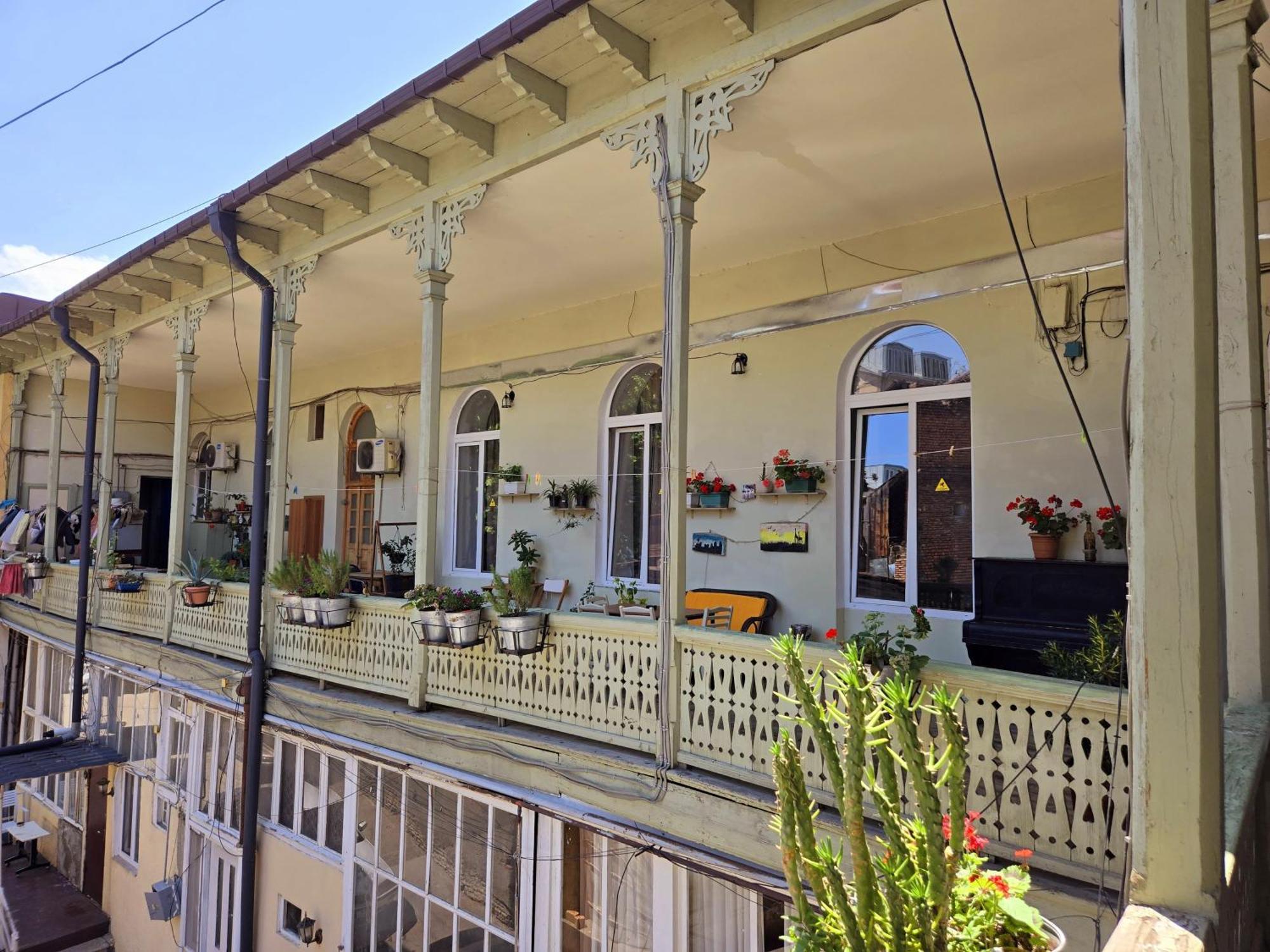 Friendly Hotel Tbilisi Exterior photo