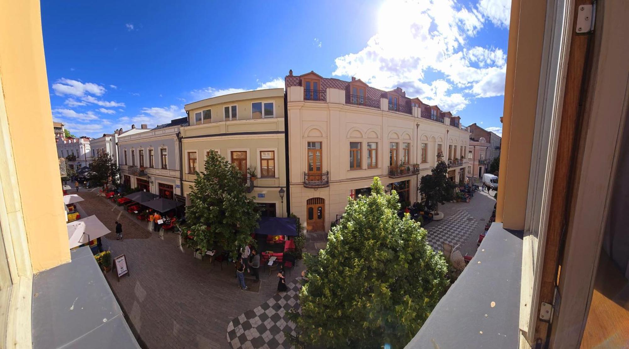 Friendly Hotel Tbilisi Exterior photo